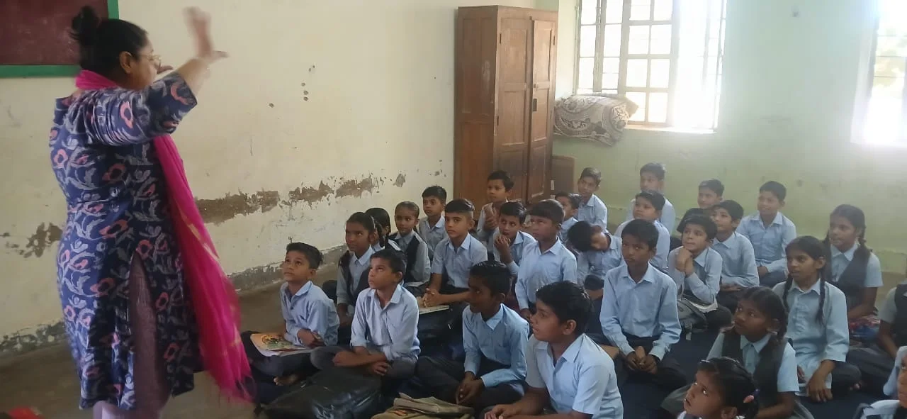 An educator leading a classroom learning session